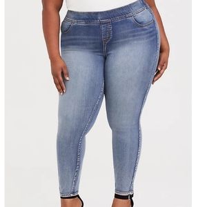 Torrid Denim Jeggings Size 3 (22/24) New‎ Plus Size